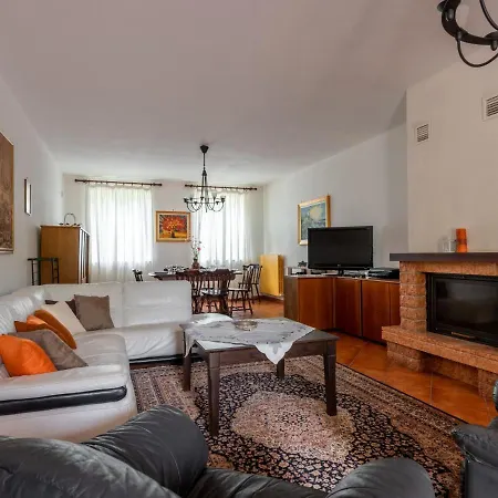 Casa Nocciola By Interhome