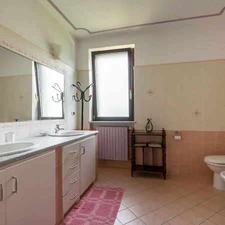 Holiday home Casa Nocciola By Interhome Ferrere